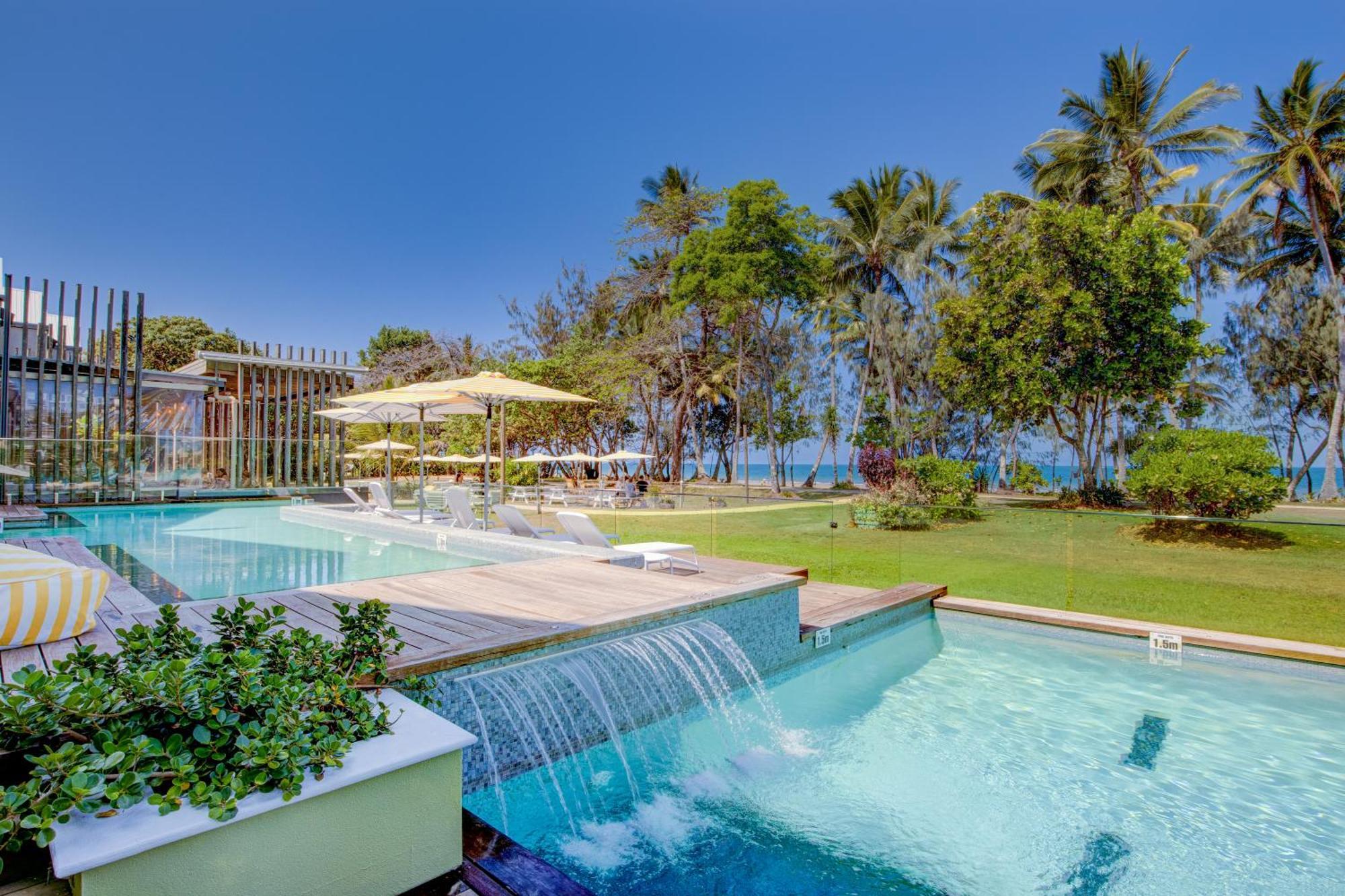 Resort Castaways & On Mission